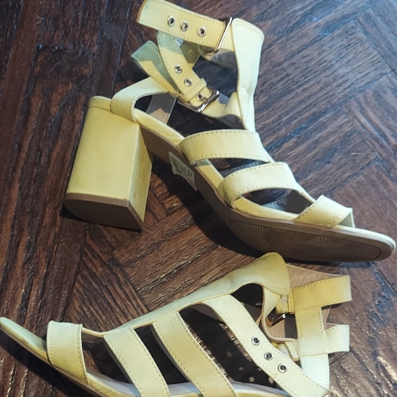 016,Comfort Est. 1946 Sandals heels light Yellow 💛 - Picture 12 of 12